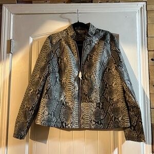 NWT Baccino Large Faux Snakeskin Jacket
